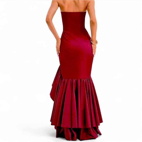 Chic Strapless Tube Red Ruffle Dress - Picture 3 of 6